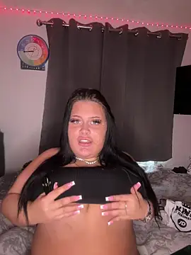 Snapshot of CurvyAyla chatting on February 2026 01:28:01 PM CurvyAyla online show from February 2026 01:28:01 PM