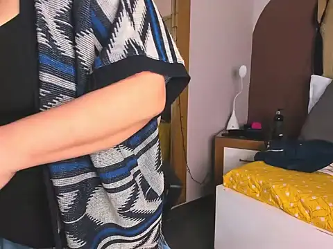 MilaFoxxy online show from November 2025 11:35:01 AM