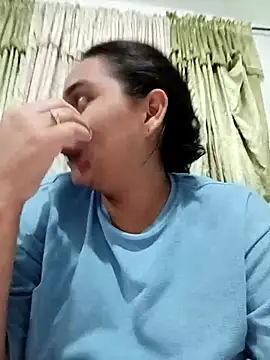 culona2417 online show from December 2025 06:42:02 AM