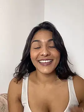 Snapshot of Laurapocahontas chatting on November 2025 07:03:01 PM Laurapocahontas online show from November 2025 07:03:01 PM