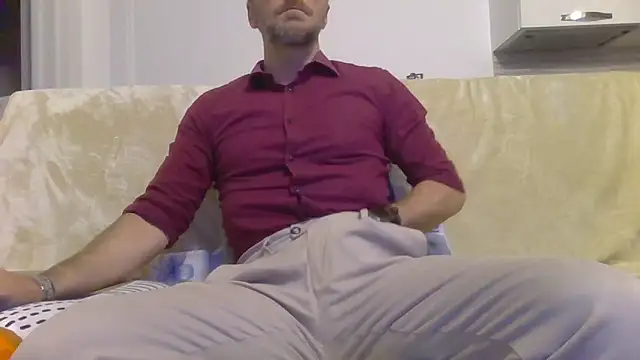 Eroshotlicker online show from April 2026 08:28:02 PM
