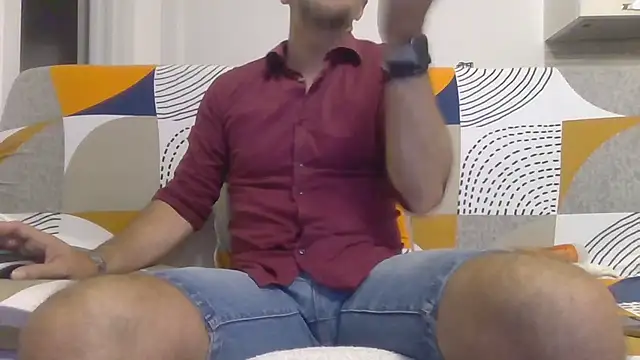 Eroshotlicker online show from May 2026 09:33:01 PM