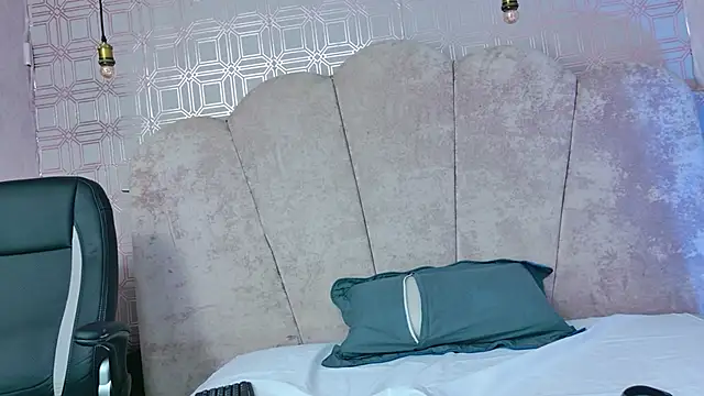 abby saenz 2025 online show from December 2025 08:58:02 PM