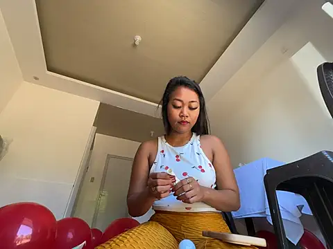 Snapshot of Juliet_official_pro chatting on July 2026 01:53:02 AM Juliet official pro online show from July 2026 01:53:02 AM
