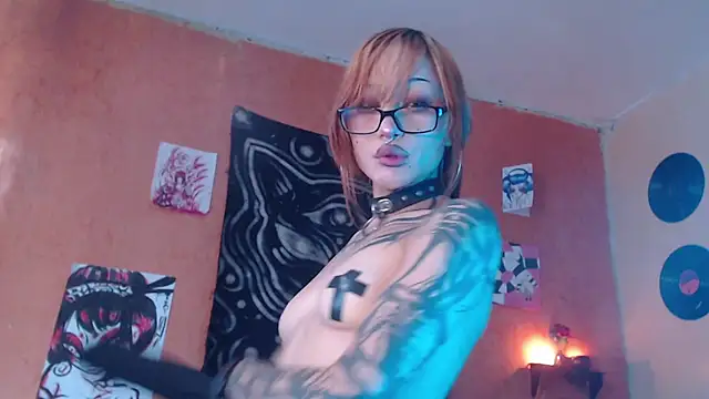 Layla quinn online show from July 2026 01:25:01 PM