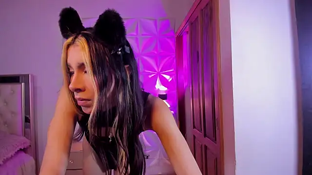 Violett Divine online show from January 2026 03:43:01 AM