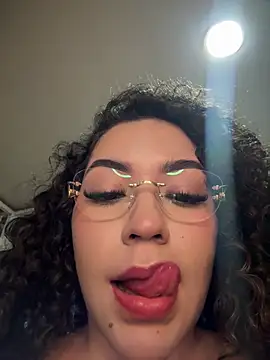 VictoriaaRose online show from July 2026 02:18:01 AM