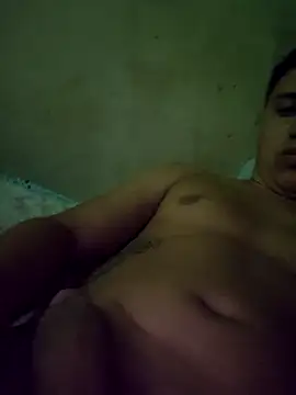 Alvarezz0202 online show from April 2026 08:31:01 PM