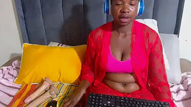 Snapshot of EMBER_FOX chatting on June 2026 10:21:02 PM EMBER FOX online show from June 2026 10:21:02 PM