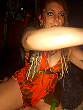 Snapshot of Horny_hippie chatting on December 2024 03:30:01 AM Horny hippie online show from December 2024 03:30:01 AM