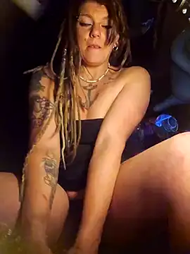 Snapshot of Horny_hippie chatting on February 2025 06:10:02 AM Horny hippie online show from February 2025 06:10:02 AM