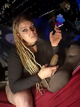 Snapshot of Horny_hippie chatting on October 2025 06:40:01 PM Horny hippie online show from October 2025 06:40:01 PM