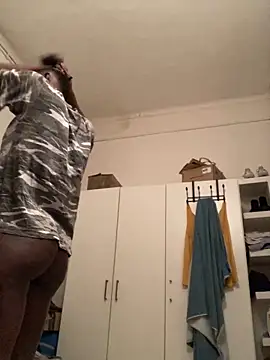    Hannah    online show from December 2025 10:46:01 AM