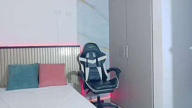 Snapshot of Liaa_walker chatting on November 2025 12:07:01 PM Liaa walker online show from November 2025 12:07:01 PM