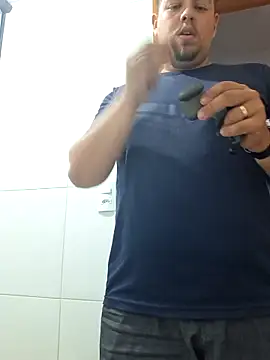 Leoon98 online show from March 2026 03:39:01 PM