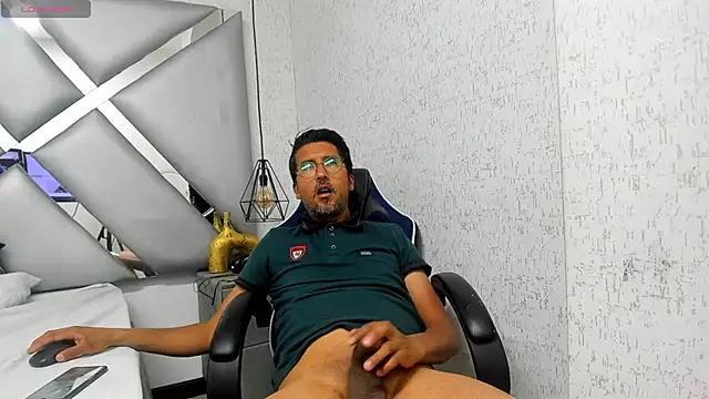 Snapshot of DANIDICK_VC chatting on December 2025 12:21:02 PM DANIDICK VC online show from December 2025 12:21:02 PM