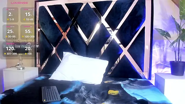 valentina lenoxx online show from December 2025 08:37:02 PM