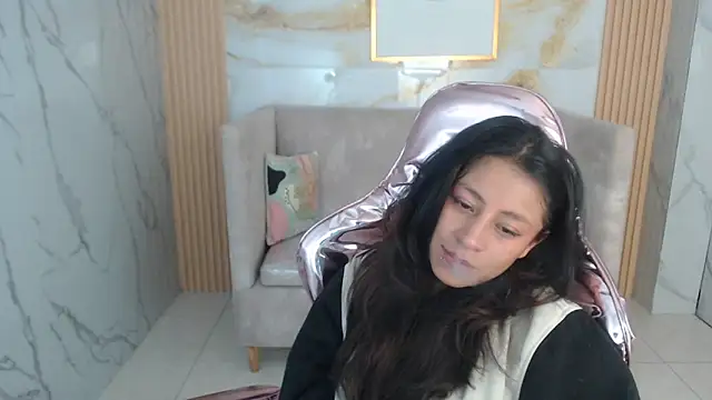 serabella s online show from December 2025 01:17:02 PM