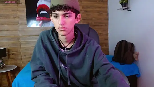 Michaelkoiv online show from November 2025 12:07:01 PM