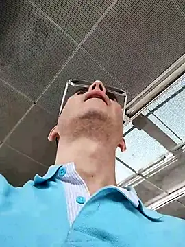 Fuegosutil online show from November 2025 03:48:02 PM