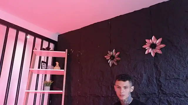 Paulo 527 online show from January 2026 09:27:01 PM