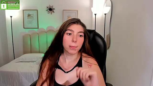 Snapshot of valeryn_darter chatting on December 2025 08:40:01 PM valeryn darter online show from December 2025 08:40:01 PM