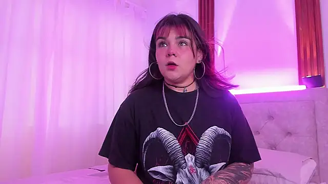 DakottaBluu online show from November 2025 07:27:01 PM