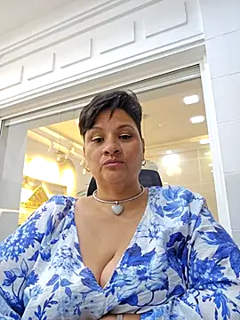 LILIANAJARAMILLO online show from December 2025 12:08:01 AM