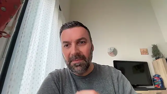 coolsmith81 online show from May 2026 07:49:02 AM