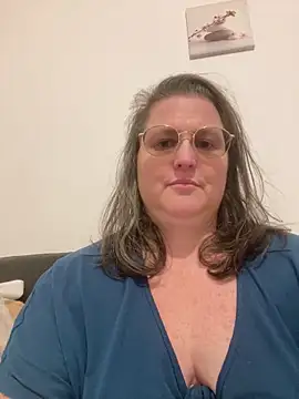 bea french curvy online show from February 2026 08:40:02 PM