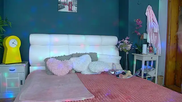 Cougar Milff online show from April 2026 11:49:01 AM