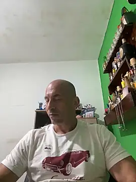 Snapshot of Russo41rj chatting on December 2025 03:33:01 AM Russo41rj online show from December 2025 03:33:01 AM