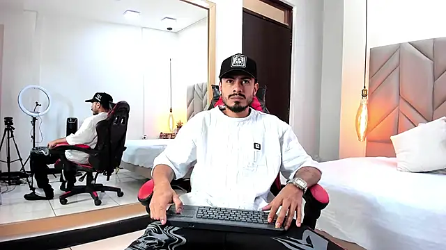 MatthewCullen online show from April 2026 09:05:01 PM