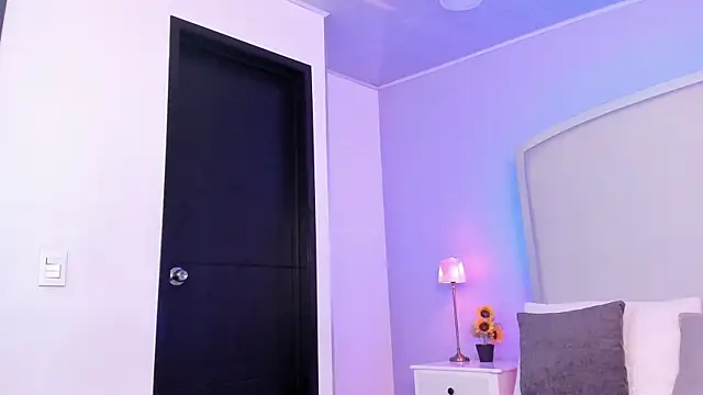 salome moon  online show from December 2025 11:51:01 AM