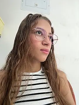 Vanneskk online show from December 2025 01:20:02 PM