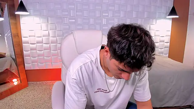 Snapshot of KaelSwitch chatting on December 2025 07:54:02 PM KaelSwitch online show from December 2025 07:54:02 PM