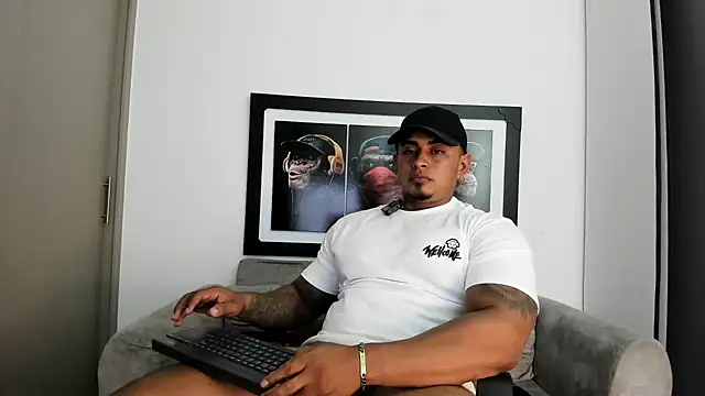 Maxkarther online show from December 2025 08:04:01 PM