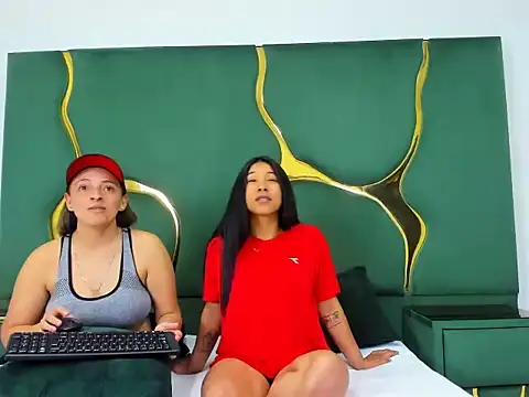 Alyssa Noah online show from November 2025 05:54:01 AM