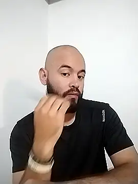 Duglass tomson online show from November 2025 06:33:02 PM