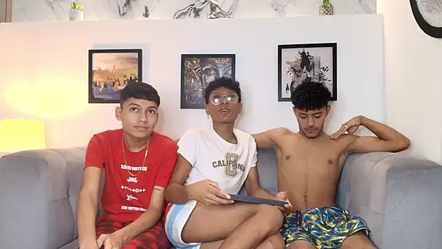 COUPLES BOYS online show from February 2026 01:26:02 AM