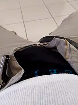 cristian112090 online show from November 2025 05:56:01 PM