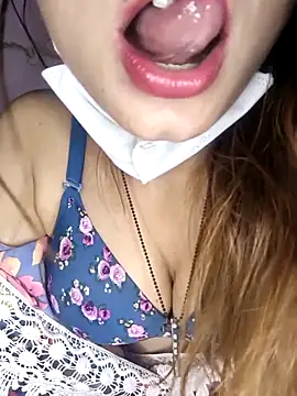 HONEY BEBS online show from March 2026 04:36:01 PM