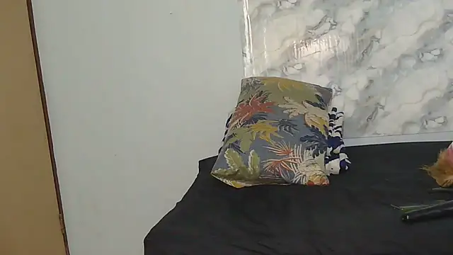 Snapshot of SexyZuluBarbie chatting on June 2026 10:09:01 AM SexyZuluBarbie online show from June 2026 10:09:01 AM