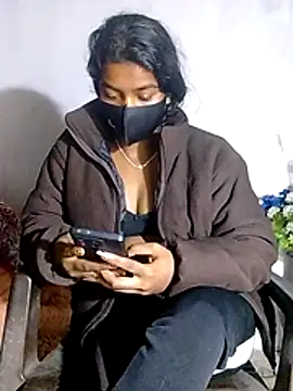 pooja199 online show from December 2025 06:01:02 PM