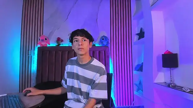 SthepanodiMonaco online show from January 2026 07:27:02 PM