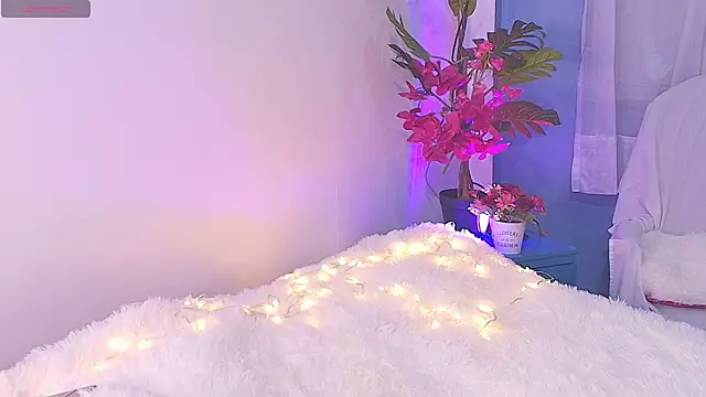 Snapshot of Katee_Crownn chatting on December 2025 03:58:02 AM Katee Crownn online show from December 2025 03:58:02 AM