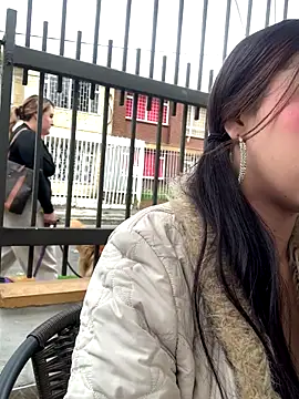 MiaScott Pink online show from December 2025 06:26:02 PM