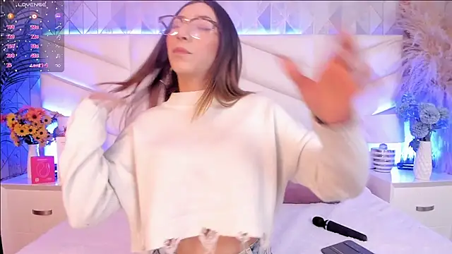 Lizzi Hotman  online show from March 2026 08:34:02 PM