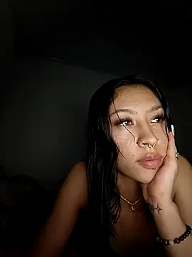 Snapshot of Ounla_Sweet chatting on April 2026 05:44:02 AM Ounla Sweet online show from April 2026 05:44:02 AM