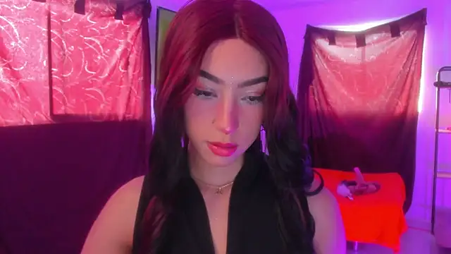 Snapshot of Ounla_Sweet chatting on May 2026 09:35:02 PM Ounla Sweet online show from May 2026 09:35:02 PM